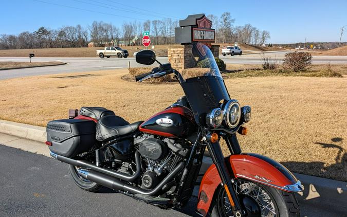 2024 Harley-Davidson Heritage Classic Red Rock / Vivid Black