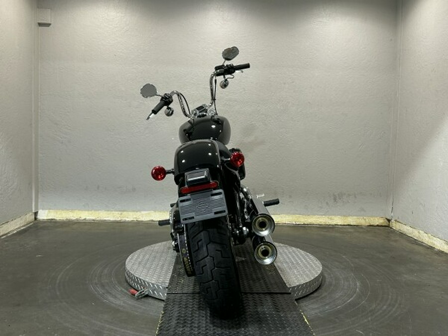 Harley-Davidson Softail Standard 2024 FXST 84389510 VIVID BLACK