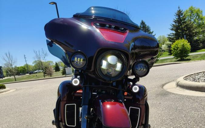 2019 Harley-Davidson® CVO™ Street Glide® Black Forest & Wineberry