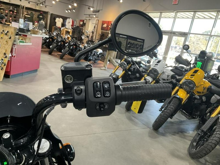 2023 Indian Motorcycle® Chief® Bobber Dark Horse® Titanium Smoke