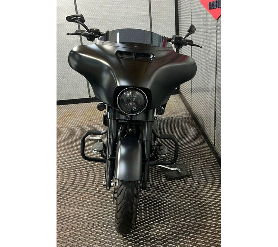 2016 Harley-Davidson Street Glide Base