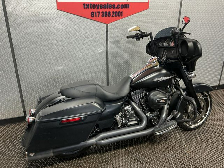 2016 Harley-Davidson Street Glide Base