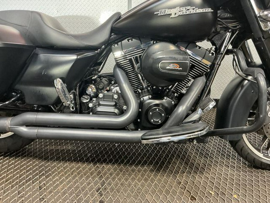 2016 Harley-Davidson Street Glide Base
