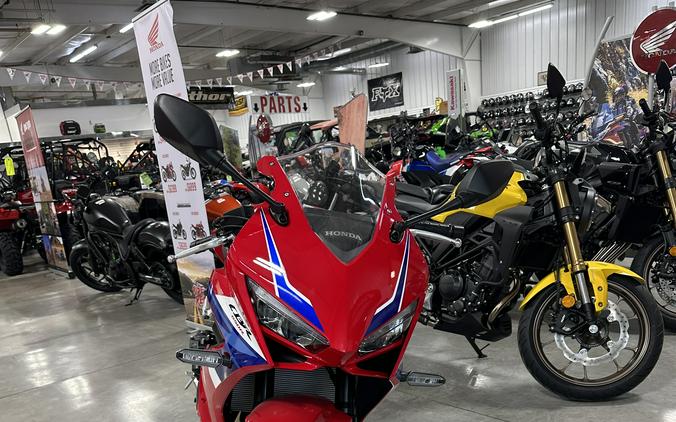 2026 Honda CBR650R E-Clutch