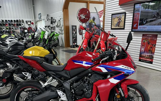 2026 Honda CBR650R E-Clutch