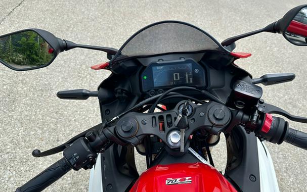 2026 Yamaha YZF R3 70TH ANNIVERSARY EDITION