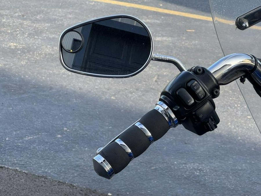 2010 Harley-Davidson® FLHRC - Road King® Classic