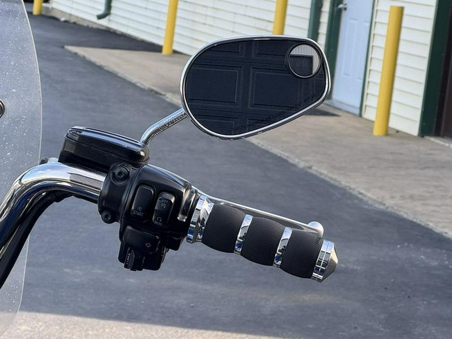 2010 Harley-Davidson® FLHRC - Road King® Classic