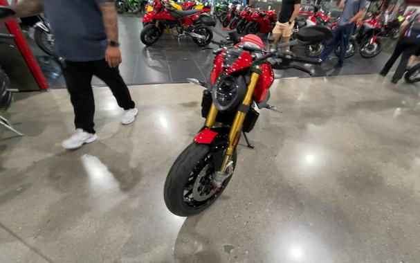 2026 Ducati MONSTER SP