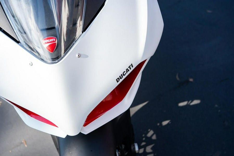 2023 Ducati Panigale V2 White Rosso Livery V2