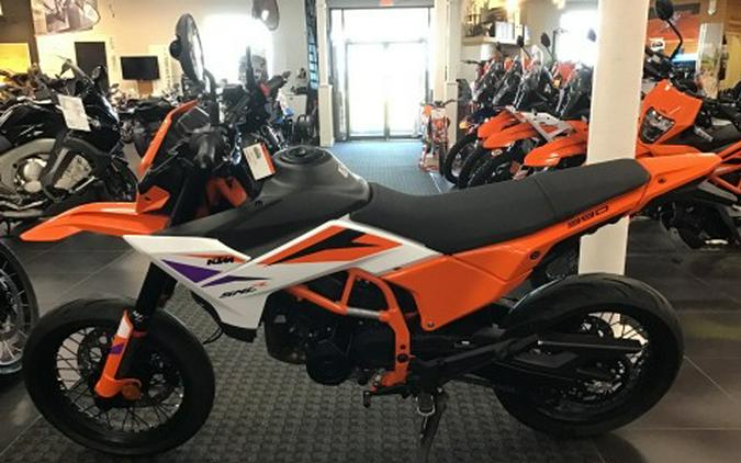 2026 KTM 390 SMC R
