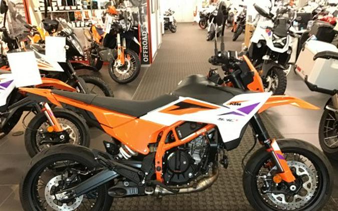 2026 KTM 390 SMC R
