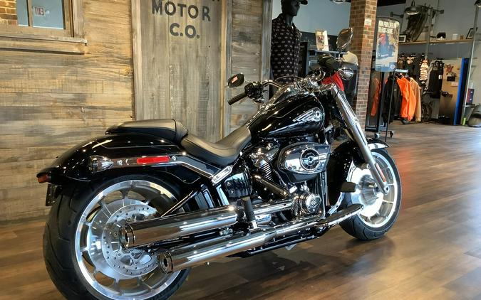Harley-Davidson® Fat Boy® 2026 FLFB S18-26 Vivid Black Chrome Trim