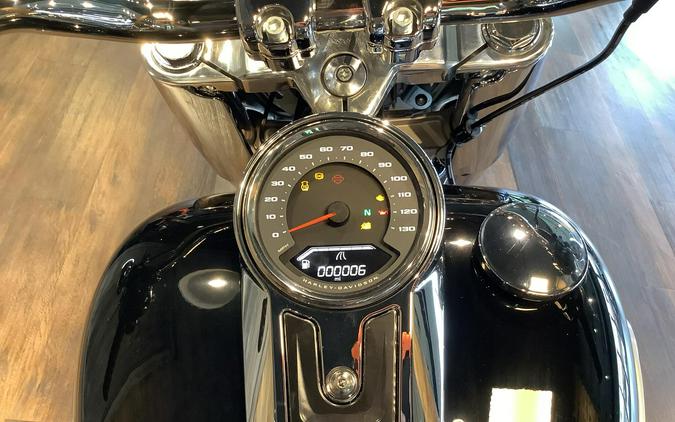 Harley-Davidson® Fat Boy® 2026 FLFB S18-26 Vivid Black Chrome Trim