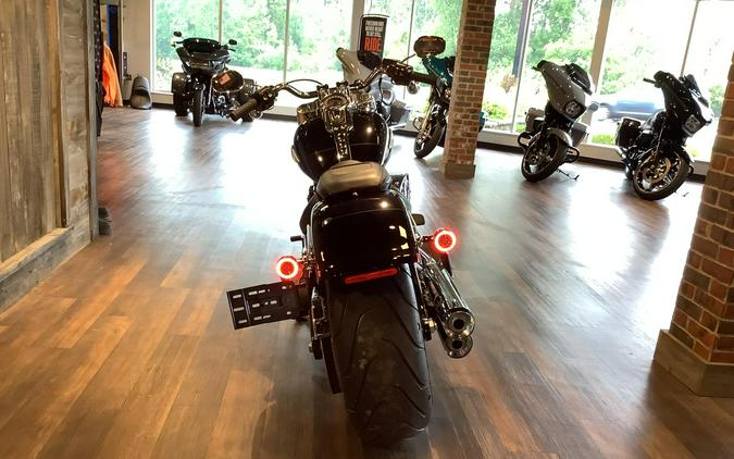 Harley-Davidson® Fat Boy® 2026 FLFB S18-26 Vivid Black Chrome Trim