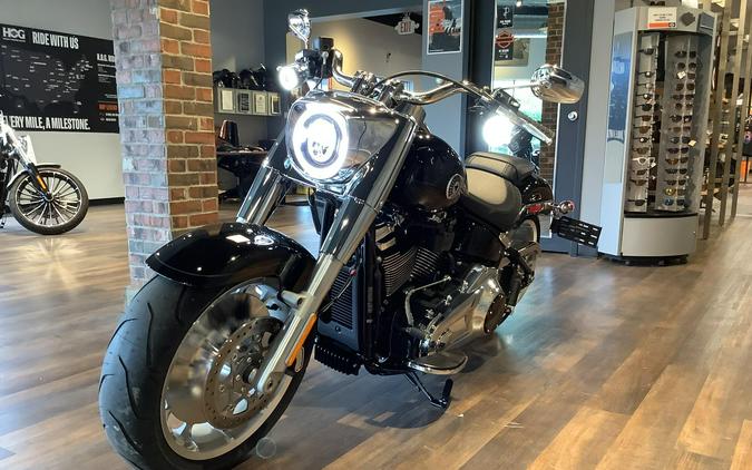 Harley-Davidson® Fat Boy® 2026 FLFB S18-26 Vivid Black Chrome Trim