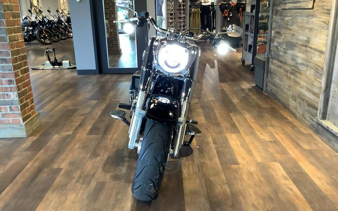 Harley-Davidson® Fat Boy® 2026 FLFB S18-26 Vivid Black Chrome Trim