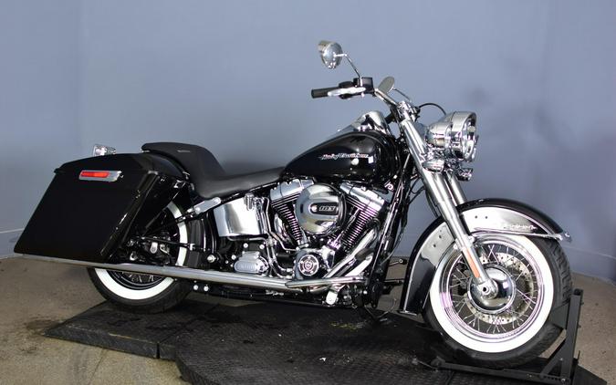 2017 Harley-Davidson Softail Deluxe Vivid Black