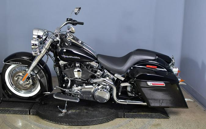 2017 Harley-Davidson Softail Deluxe Vivid Black