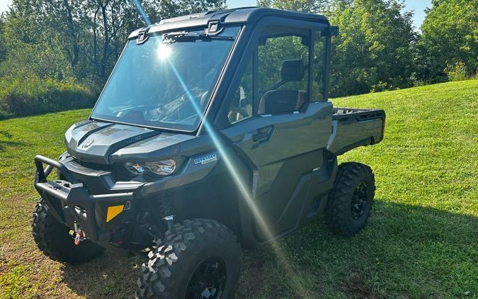 2024 Can-Am Defender LIMITED CAB HD10