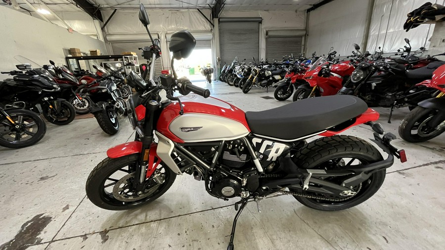 2025 Ducati SCRAMBLER ICON 800