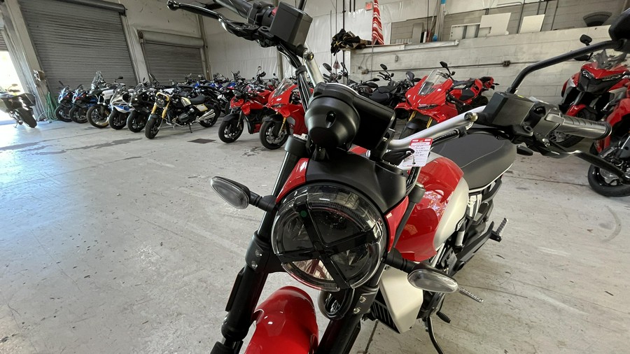 2025 Ducati SCRAMBLER ICON 800