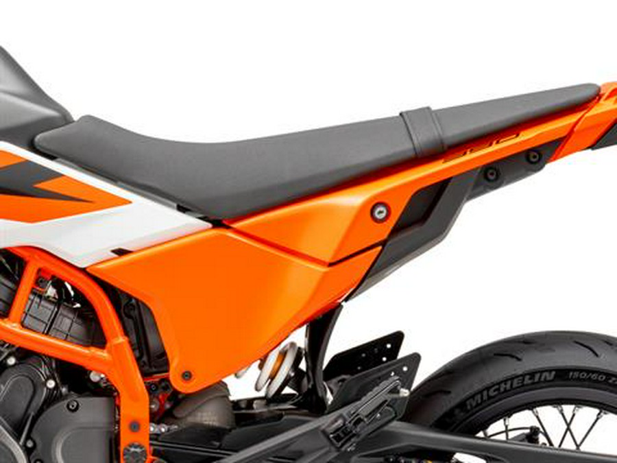 2026 KTM 390 SMC R