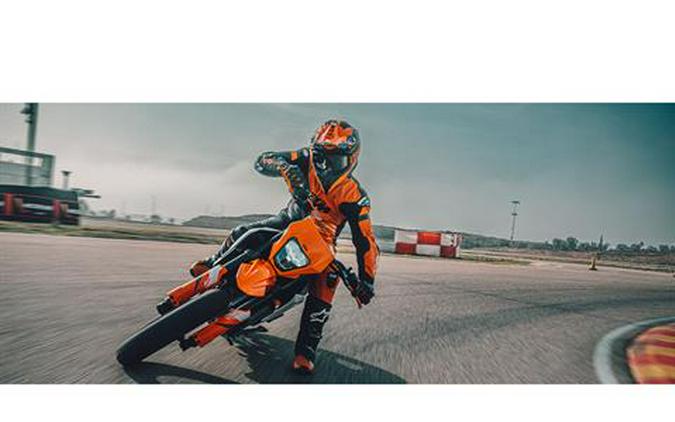 2026 KTM 390 SMC R