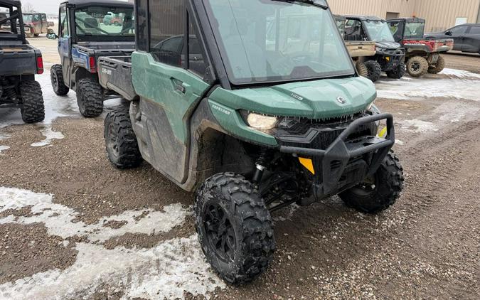 2025 Can-Am Defender DPS CAB HD9