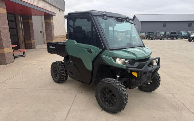 2025 Can-Am Defender DPS CAB HD9