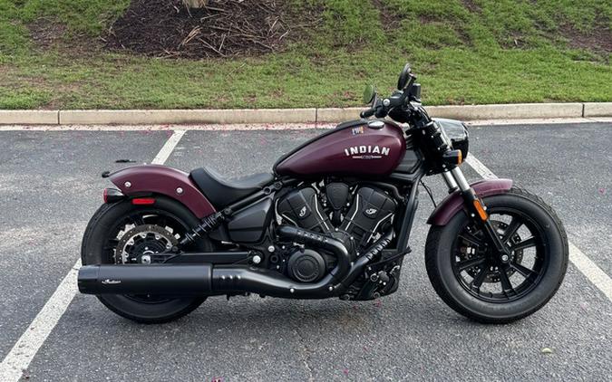 2026 Indian Scout Bobber Maroon Metallic Smoke