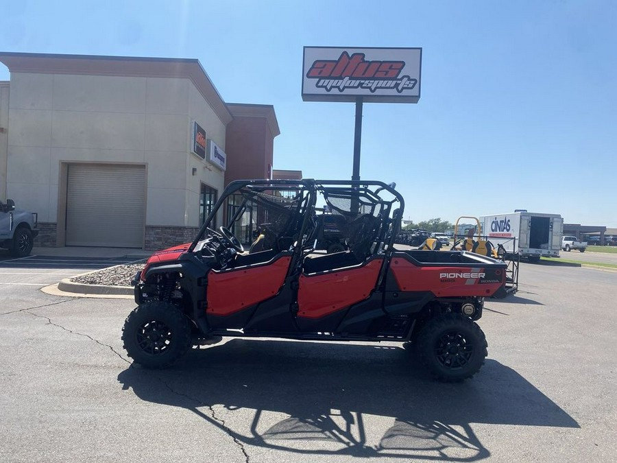 2023 Honda® Pioneer 1000-6 Deluxe Crew