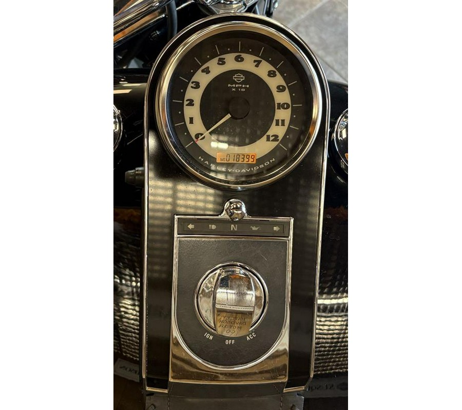 2005 Harley-Davidson FLSTN/FLSTNI Softail® Deluxe