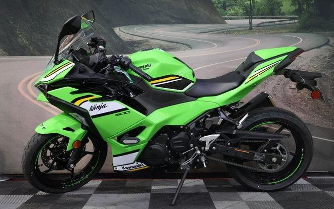 2025 Kawasaki Ninja® 500 KRT Edition SE ABS