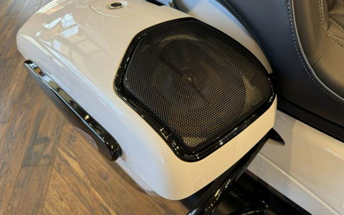 2025 Indian Pursuit Dark Horse Springfield Blue Vivid Crysta