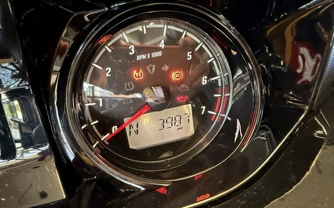 2025 Indian Pursuit Dark Horse Springfield Blue Vivid Crysta