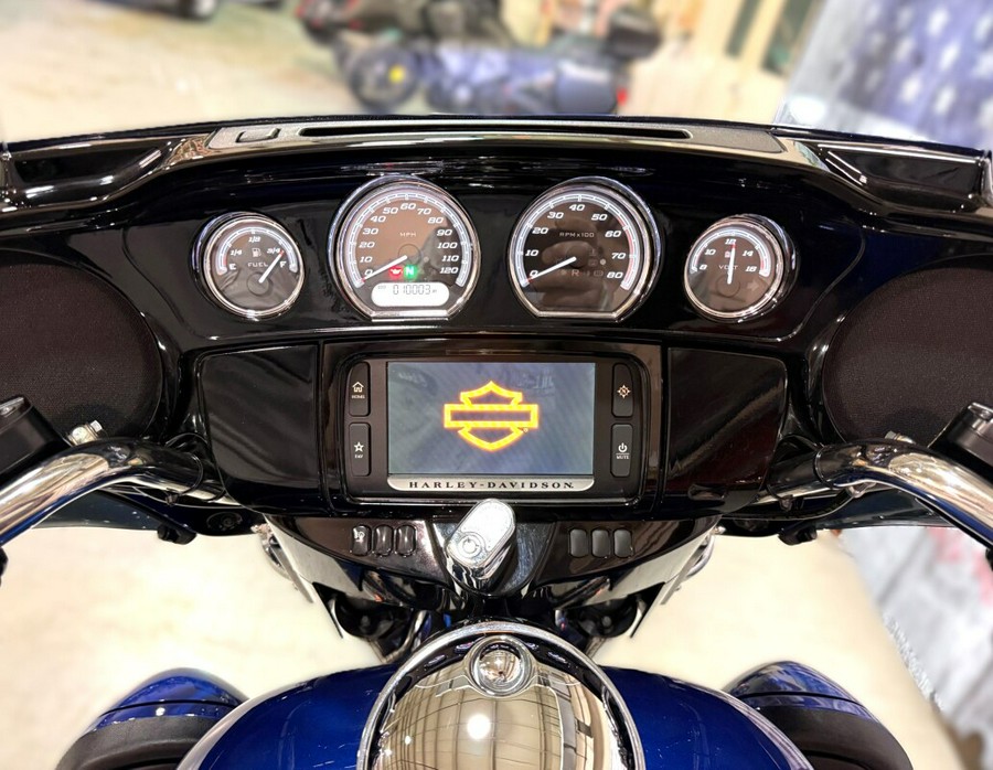 2015 FLHTK Ultra Limited