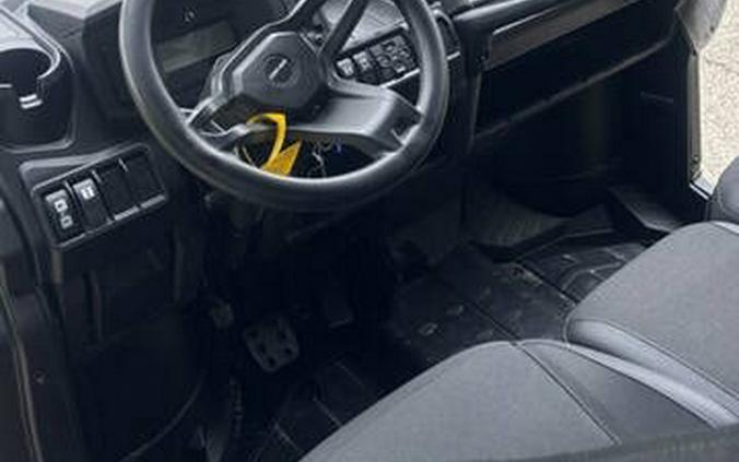 2025 Can-Am Defender Max