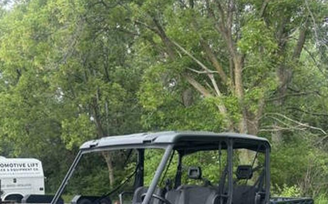 2025 Can-Am Defender Max