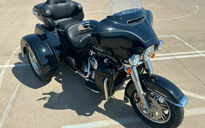 2024 Harley-Davidson Tri Glide Ultra Vivid Black