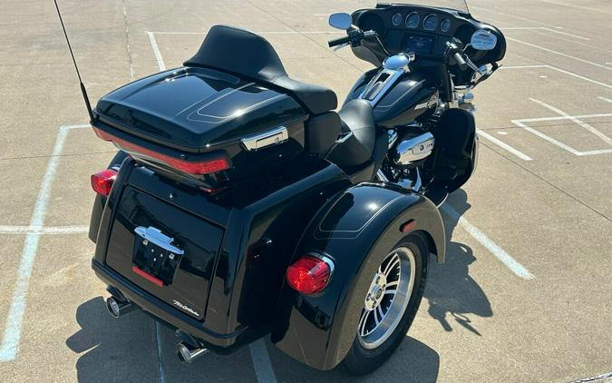 2024 Harley-Davidson Tri Glide Ultra Vivid Black