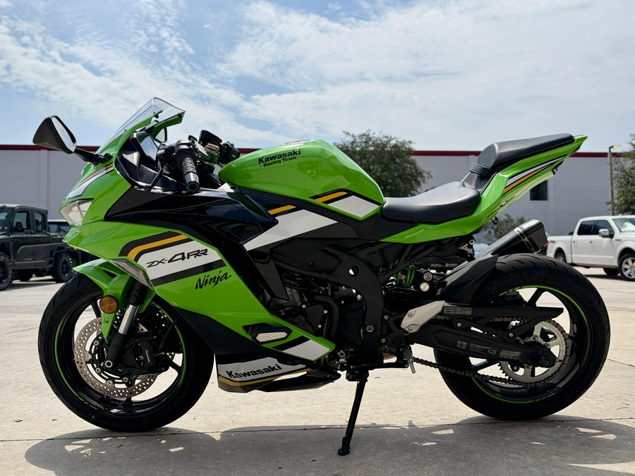 2025 Kawasaki NINJA ZX400