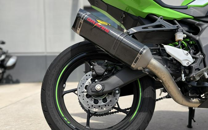2025 Kawasaki NINJA ZX400