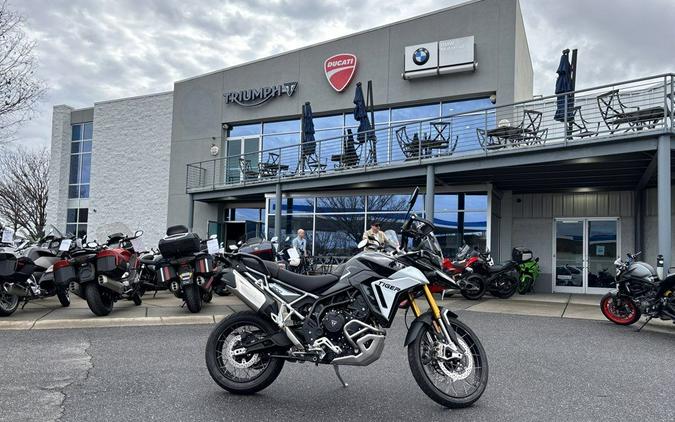 2025 Triumph Tiger 900 Rally Pro Carbon Black / Sapphire Black
