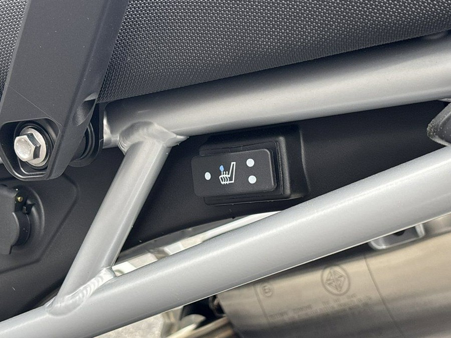 2025 Triumph Tiger 900 Rally Pro Carbon Black / Sapphire Black