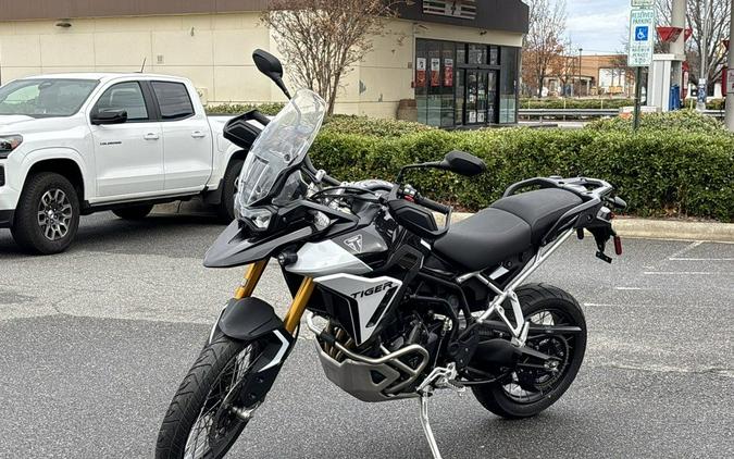 2025 Triumph Tiger 900 Rally Pro Carbon Black / Sapphire Black