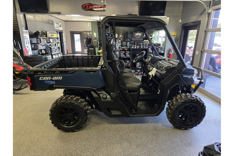 2025 Can-Am Defender XT HD7