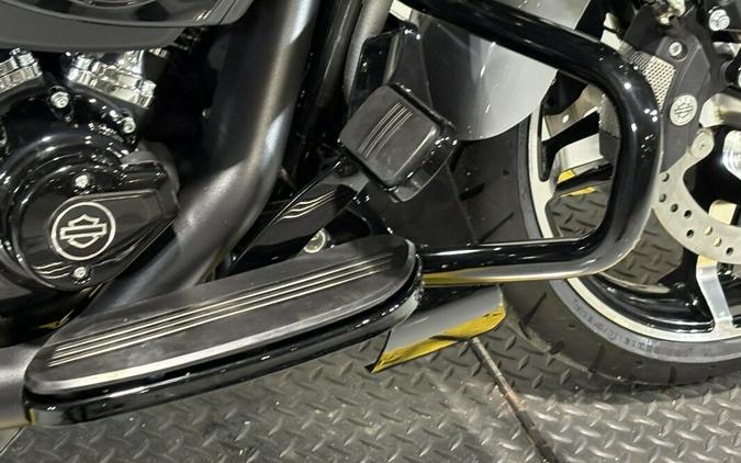 2026 Harley-Davidson® Road Glide® Dark Billiard Gray - Black