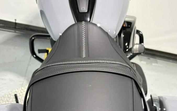 2026 Harley-Davidson® Road Glide® Dark Billiard Gray - Black