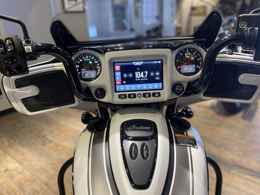 2024 Indian Motorcycle® Chieftain® Dark Horse®